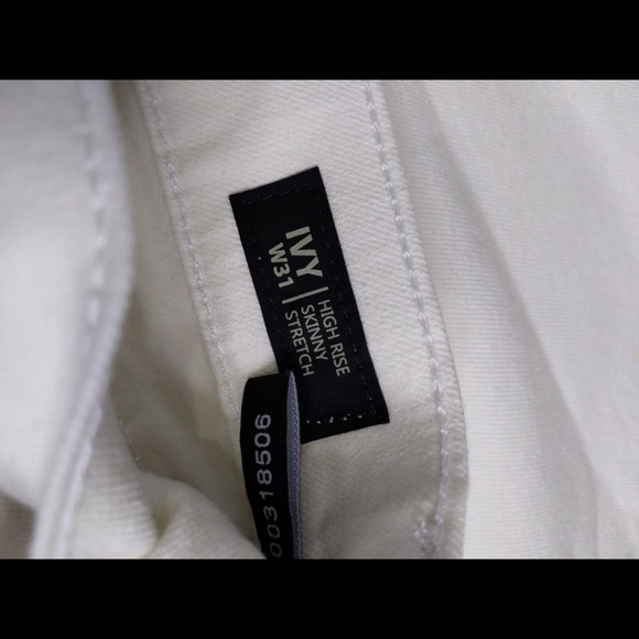 🎅🏻 3/$50 👯‍♀️Host Pick⚡️Buffalo David Bitton Ivy Skinny Jeans - Picture 13 of 16